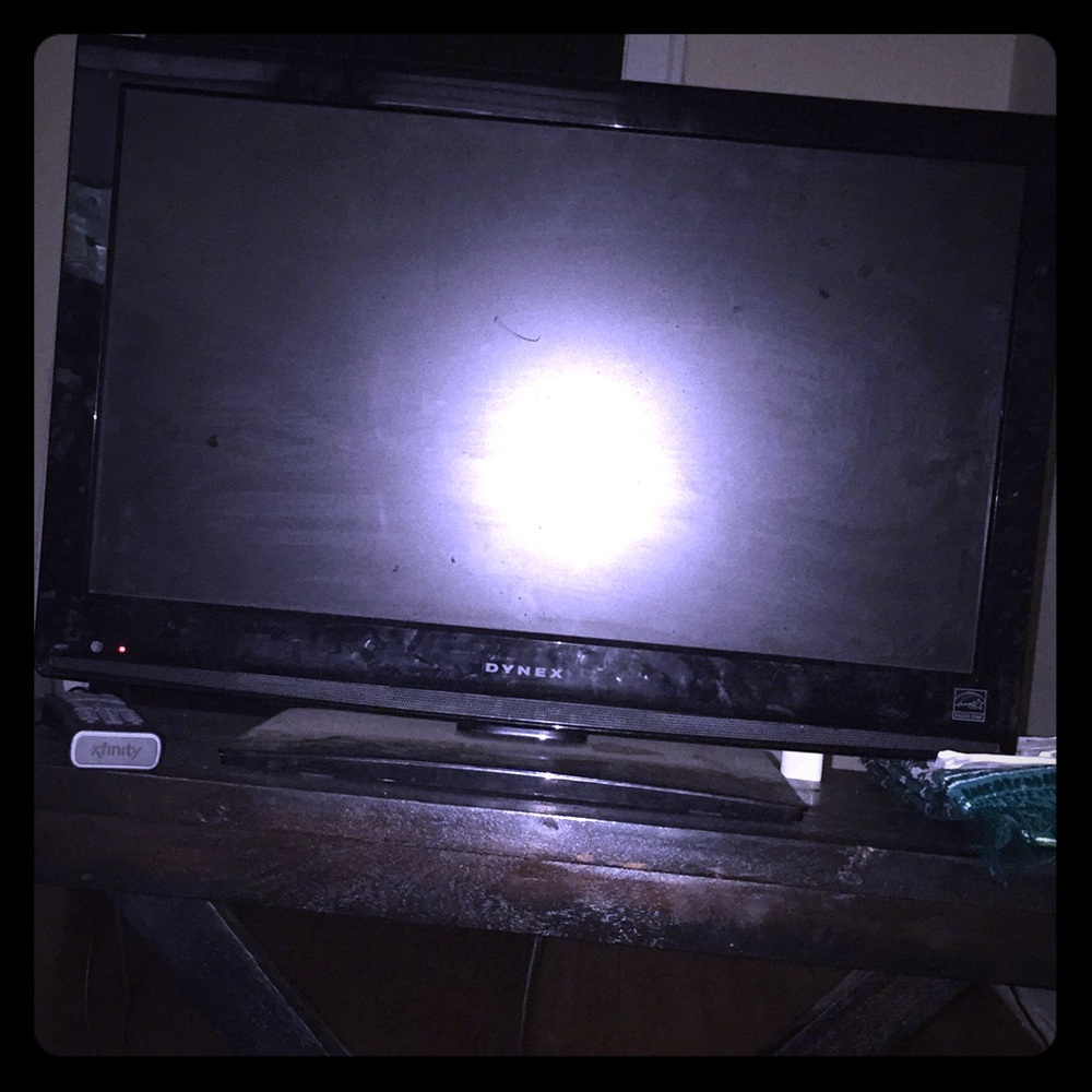 Who wanna buy my tv